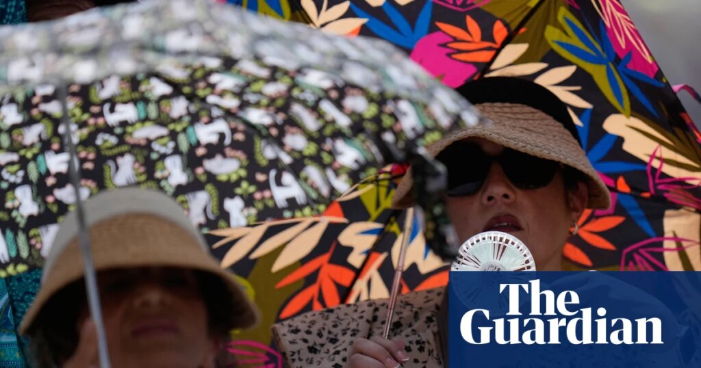 What to wear in extreme heat: five tips for keeping it cool | Well actually