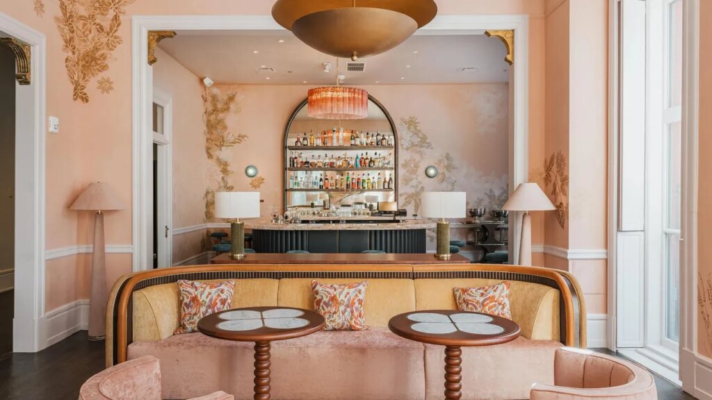 7 Boutique Hotels in Savannah, Georgia, That Capture the City’s Historic Charm 7 Boutique Hotels in Savannah, Georgia, That Capture the City’s Historic Charm