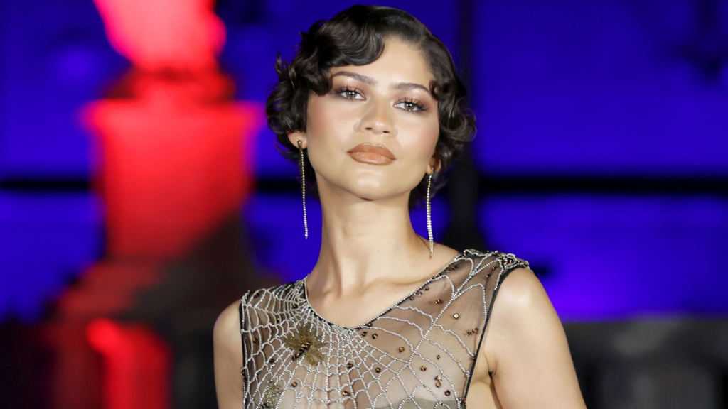 Zendaya’s Vintage Armani Web Dress Is Perfect for the ‘Spider-Man’ Rome Premiere Zendaya attended the Spider-Man: brand New Day premiere in Rome wearing a vintage spiderweb dress from Giorgio Armani Spring 1990