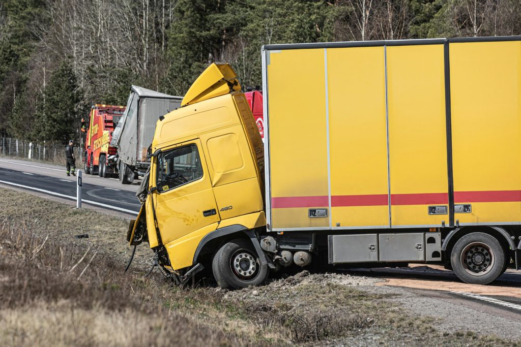 Senate bill would make staged truck crash fraud a federal crime