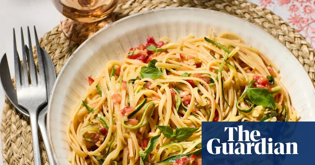 Rachel Roddy’s recipe for pasta with courgette, onion and raw tomato salsa | Food
