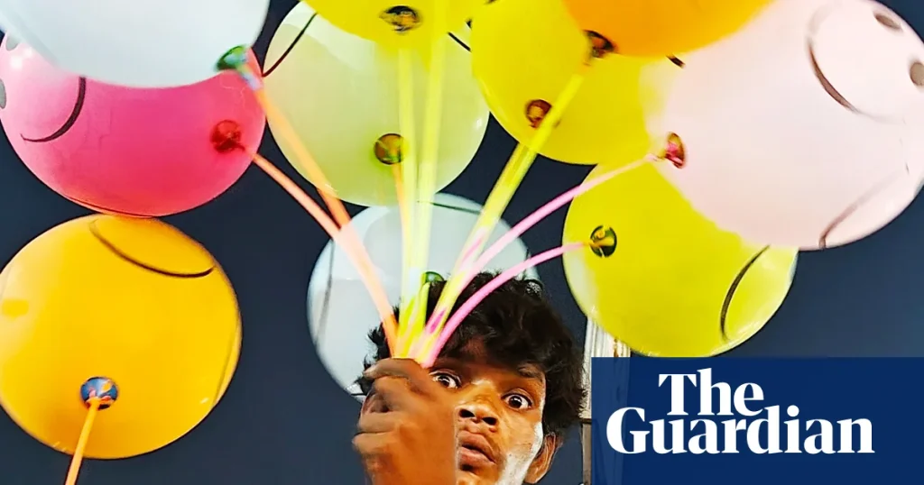 ‘The balloons made me smile but his expression made me stop’: Harivansh Verma’s best phone picture | Photography ‘The balloons made me smile but his expression made me stop’: Harivansh Verma’s best phone picture | Photography